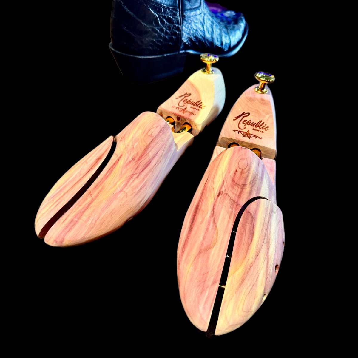 Cedar Boot Trees