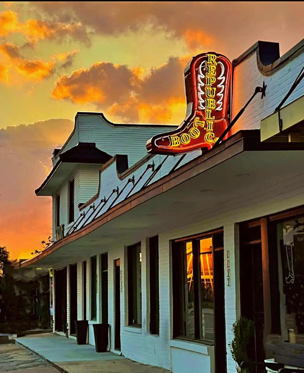 Republic Boot Sign in Houston